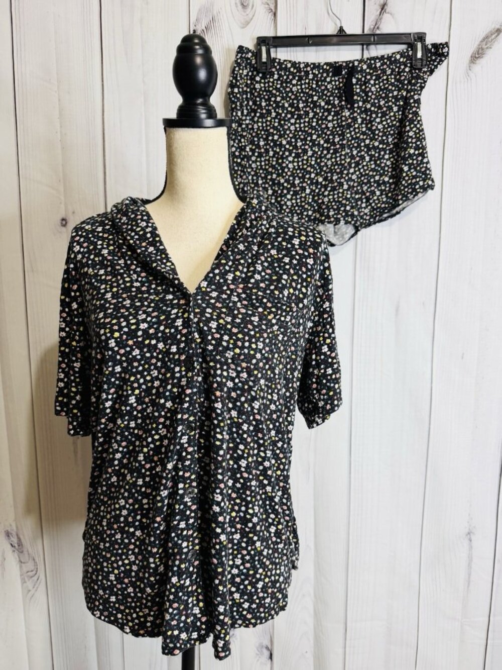 Ann Taylor Loft Sleep Pajama Top & Shorts Set Black Floral Sz L Button Down